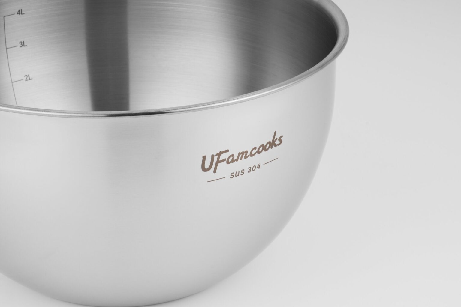 High-quality stainless steel mixing bowl for kitchen use.